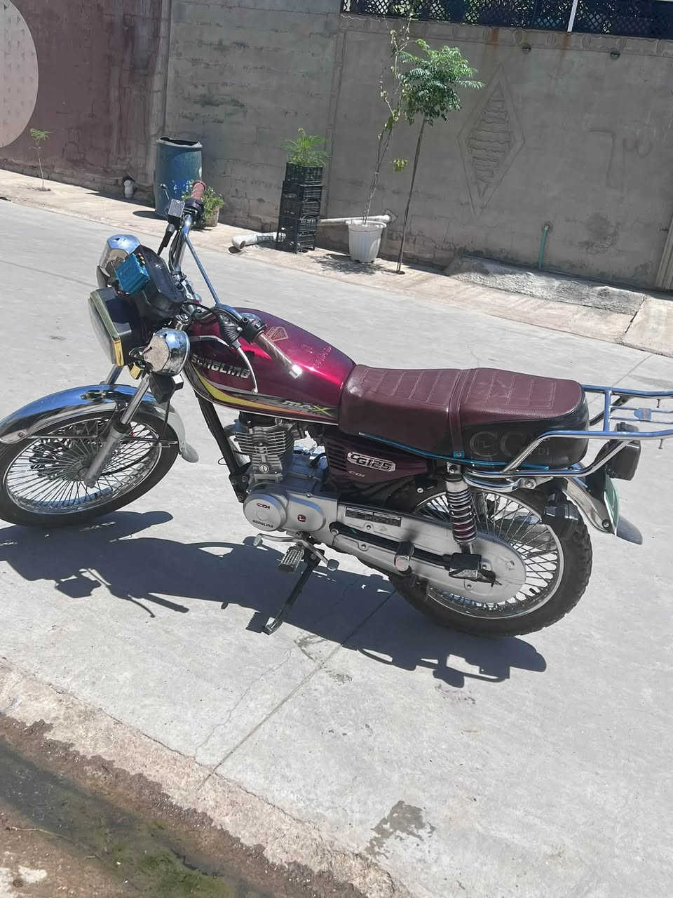 سلام عليكم دراجه نضيفه لووك للبيع موديل 25منفيس موجود سعر 700 وبي مجال بصيط (ملاحضه)قبق اللايت بي ضربه لاتصال أو اسفسارً
اتصل ***********
