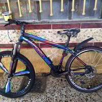 عارض بايسكل للبيع مال سباق السعر 100بي مجال الرقم٠٧٧٢٣٩١٣١٢٠