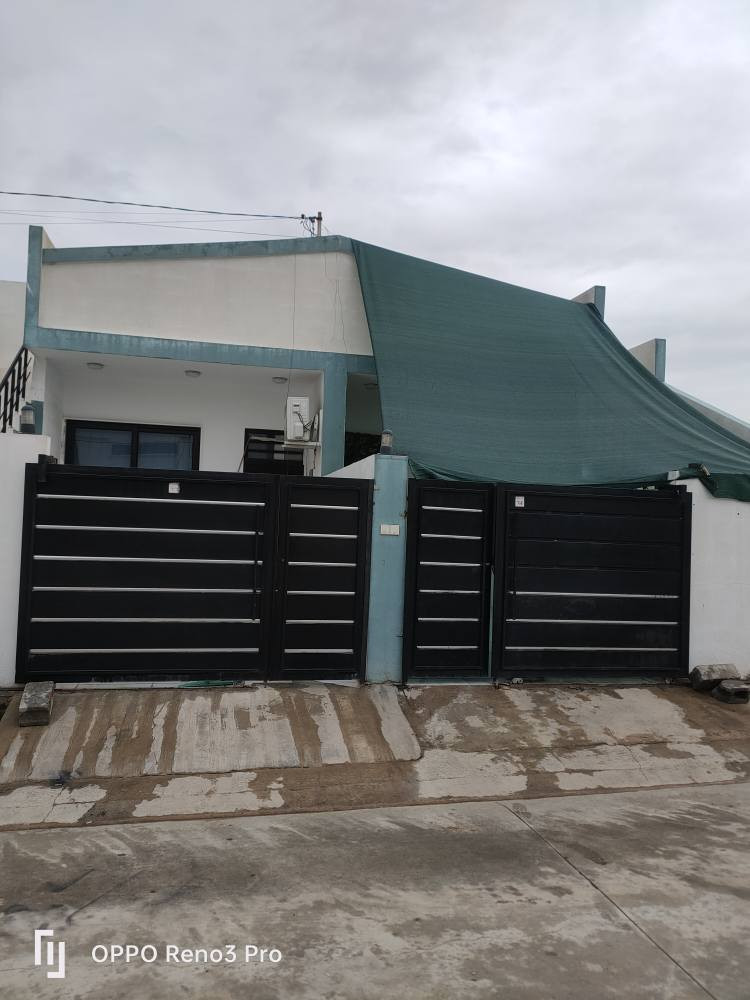 دار للبيع منطقه دروازه طريق سليمانيه ثالث استداره قرب مقر كوران مساحه البيت 100 متر عمر البيت سنه
***********
*********** كركوك, العراق
