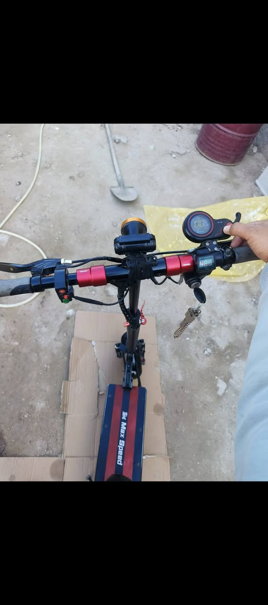 السلام عليكم

سكوتر كهربائي كاكو ماكس سبيد مستعمل 5  أشهر وتاركه كهربائيا نظيف جدا، بس اللايت عطلان ماته بسبب الدكمه ومركب لايت بمكانه والبريكات يحتاجلهن تبديل  أما تواير شادهن جدد تواير ربل من الشركة ماته 
نظام 3 سرع بطاريات ليثيوم بلكامل تمشيك 30/35 كيلو بلشحنه الوحده يصير وكفه وكعده المقعد ينفتح ويتركب ، دبلات امامي وخلفي  الستيرن يتكبر ويتصغر والسكوتر يتطبگ ، المقعد يتحمل وزن 120 كيلو 
سعرته توصل 55 
السعر رايدة 350 ألف وبيه مجال ماخذه ب 600 ألف بس مستعجل ع بيعته

 مكاني كربلاء  
*********** هذا رقمي اتصال أو واتساب
