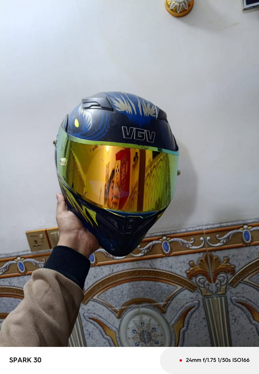 السلام عليكم خوذ مستخدمه للبيع ثنيهن ب 70  الف مكاني كربلاء حي العامل ***********
