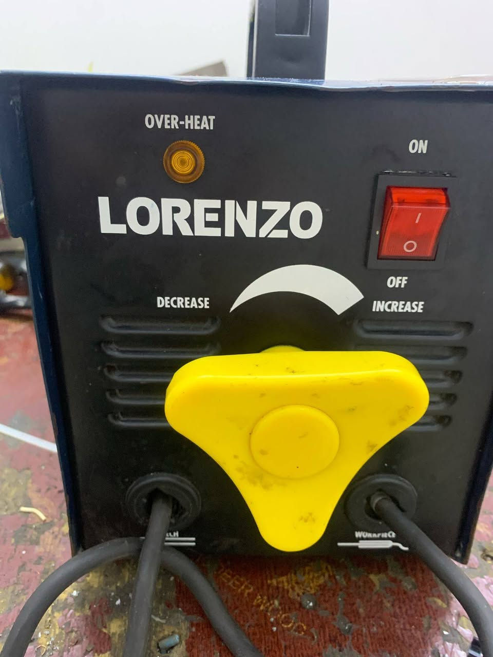 السلام عليكم
ماكنة لحام ايدون اثري فيز ٤٠٠ أنبير السعر ١٧٥ ألف
ماكنة لحام لورينزو جديد ملف نحاس السعر ٨٠ ألف 
كوسرة ثابتة مؤسسة ابلادي اثري فيز أكبر حجم السعر ٢٧٥ ألف
كتر جديد مشتغل ع كد الفحص السعر ٨٠ ألف 
بنج بليت السعر ٥٠ ألف 
واذا شلع بيهن مجال مكاني بغداد شارع الكفاح 
***********
