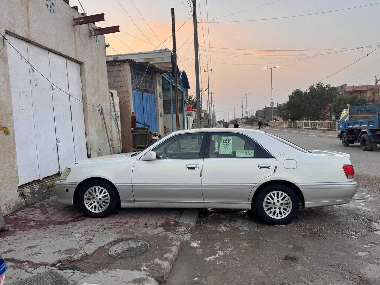 جنون ادوات دخول جديد كصت قماره فقط
     سياره مااماشيه (سياره كارتون)
          2دكم
 محرك ديفور زغير
حداديه تايرات جددد           
 تبريد ثلج برده خلفيه 
ستيرن كهربائي كشنات كهربائيه 
 جاهزه سياره مابيه ايي نقص 
السعر 45 وبيه مجال
 المكان سياره العماره      تصل ***********
