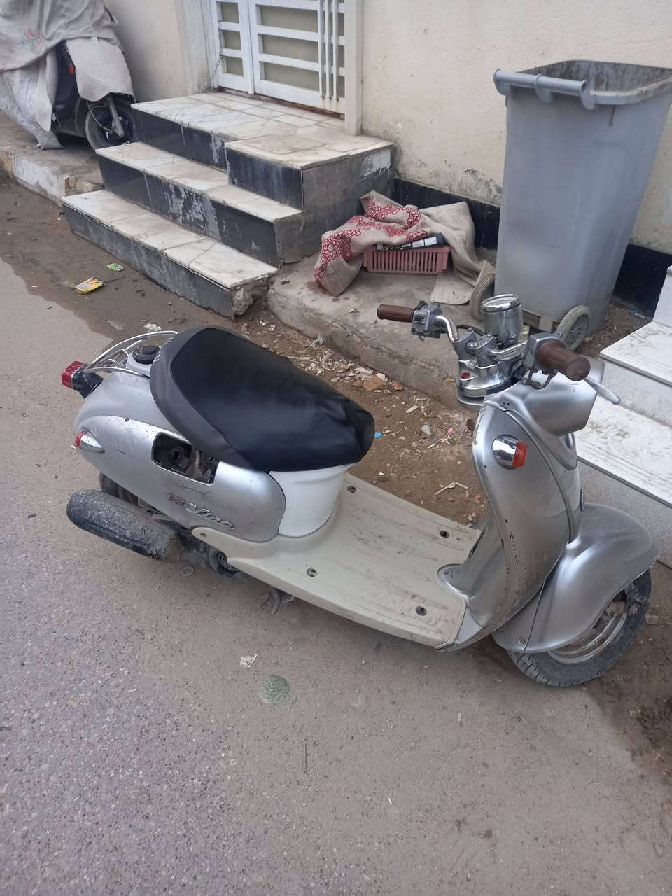 السلام عليكم دراجة مصريه مامفتوحه كلشي بلادي
نضيفه لايت اشاير سلف هندر قفل سكان جنطه بسعر ١٧٥ وبيها مجال مكاني ناصرية مركز ***********
