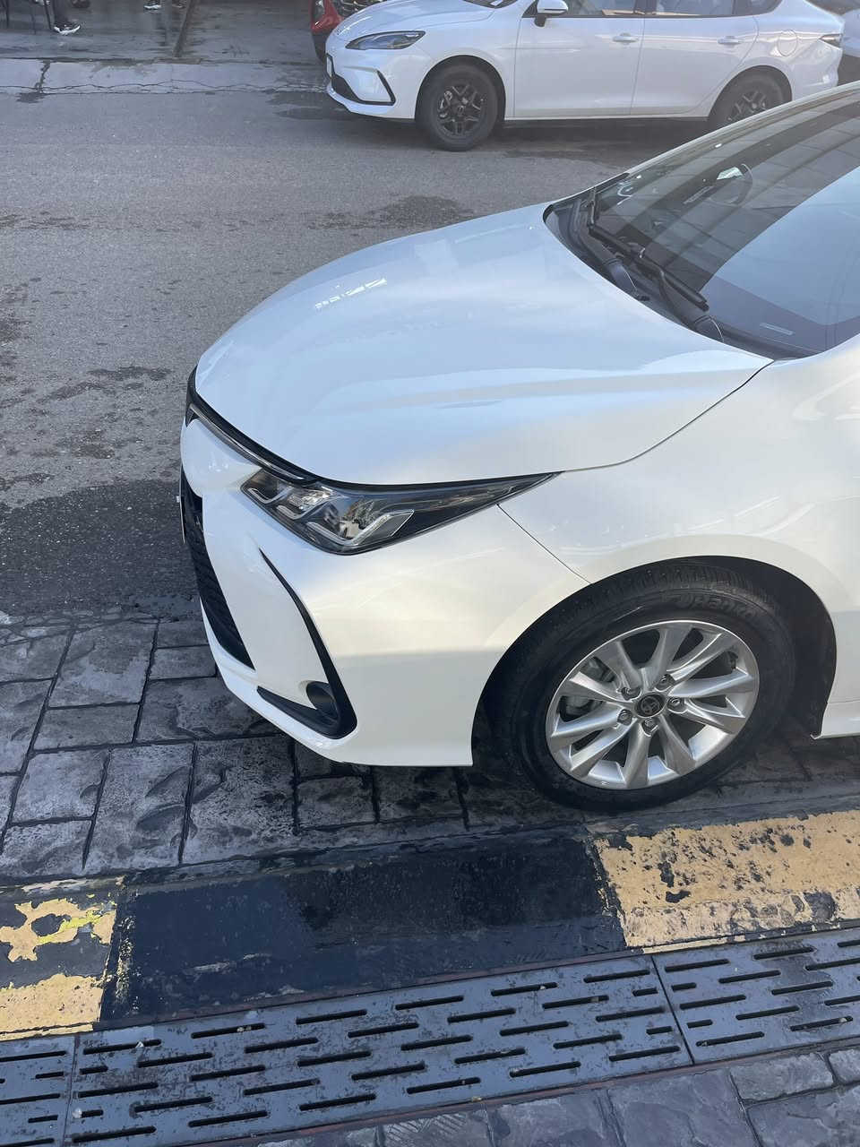 السلام عليكم تويوتا كورلا 2025ماشيه 9.000kmكفاله عامه بيها طخه بالدعاميه على كد اصبع غيرها مابيها ابد مكانها بغداد فتحه وجلد وبصمه للاستفسار***********
