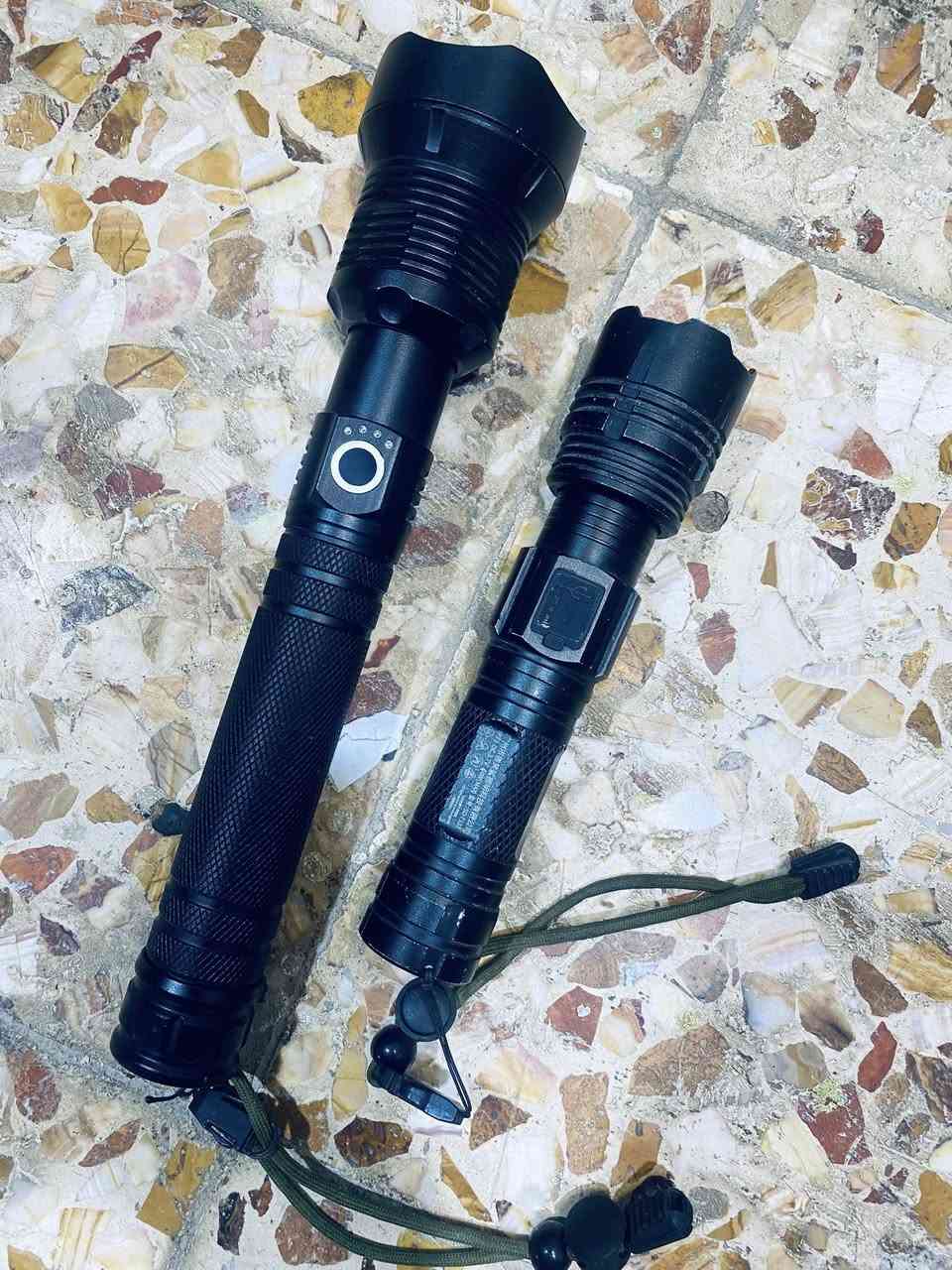 لايتات حديد وزن ثقيل بدون بطارية فحم
سعر 20


**إذا كنت صاحب هذا الإعلان وتريد حذفه لأي سبب، رجاءا أرسل رسالة إلى الدعم الفني**