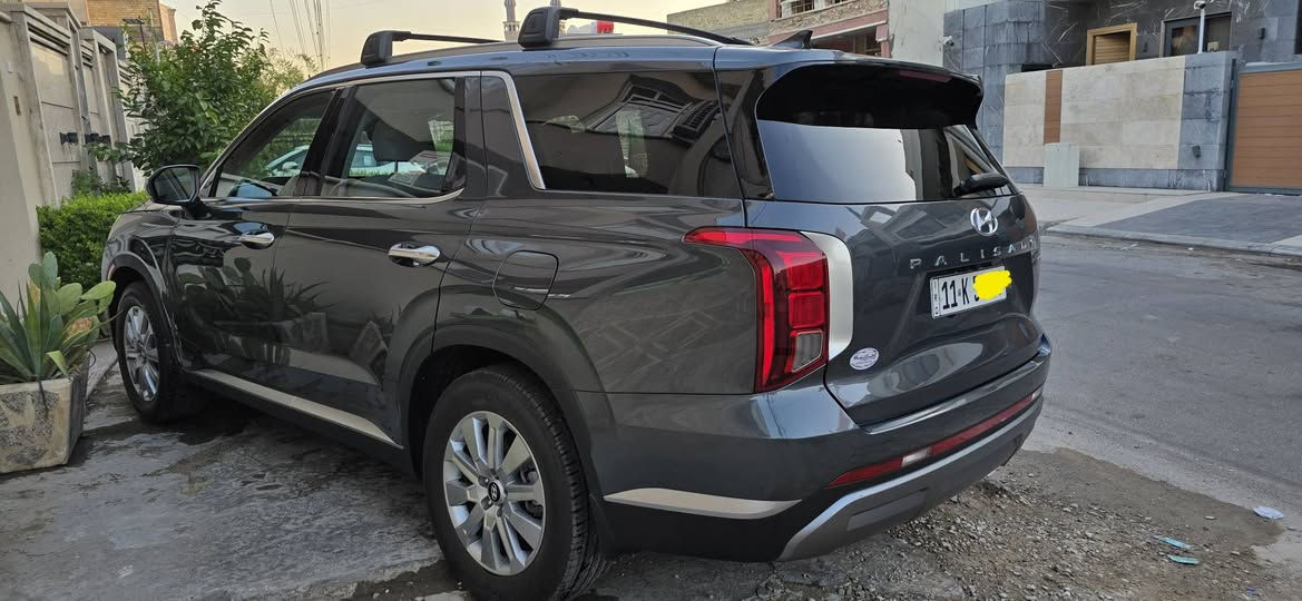 هونداي بالسايد
Palisade
◻️ ســـــــنة الــــصـنع : 2025 فئة sel
◻️ الــمسافة المـقطوعه : زيروو 1300ميل فقط
◻️ ناقل الــــــحركــة :  اتوماتيك
◻️ ســــعة الـــــمــــحرك : V6 3.8L
◻️ لــــــــون الــــســـيارة : فيلي
◻️ لون الــــفـــــرش : ابيض

⚪️ مميزات السيارة :
▫️7 مقاعد 
▫️مقاعد كهرباء
▫️ميزة Auto Hold
▫️تثبيت سرعة 
▫️ كاميرا خلفية
▫️ وضعيات قيادة محرك
▫️وضعيات قيادة للطرق الوعرة
▫️تدفئة مقاعد
▫️شاشة وسطية تدعم Android Auto , Apple CarPlay
▫️تكييف خلفي منفصل
▫️اضاءة LED عصرية
▫️مقابض تبديل سرعة
▫️تثبيت سرعة على المنحدرات
▫️مأخذ شحن للجوال
الحادث فقط البنيد (بدون دواخل لا لغد ولا شاصي)صور الحادث مرفقه ضمن المنشور
📞 للتواصل *********** محمد مندلاوي 
(ملاحظه) سياره رقم بغداد (بأسمي شخصي)                              العنوان_ بغداد /حي جميله
