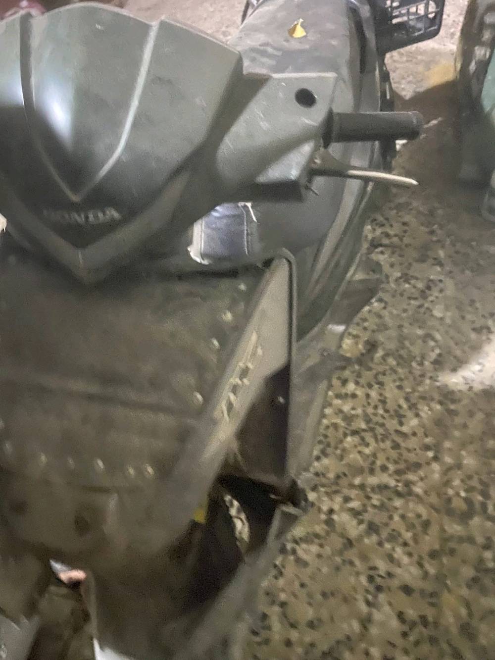 السلام عليكم دراجه هوندا هندي لبيع دراجه حلوه مامفتوحه ابد