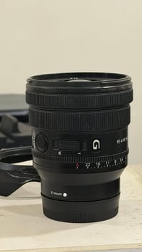 سوني FE 16-35 • فتحة ثابتة F4 • زوم كهربائي