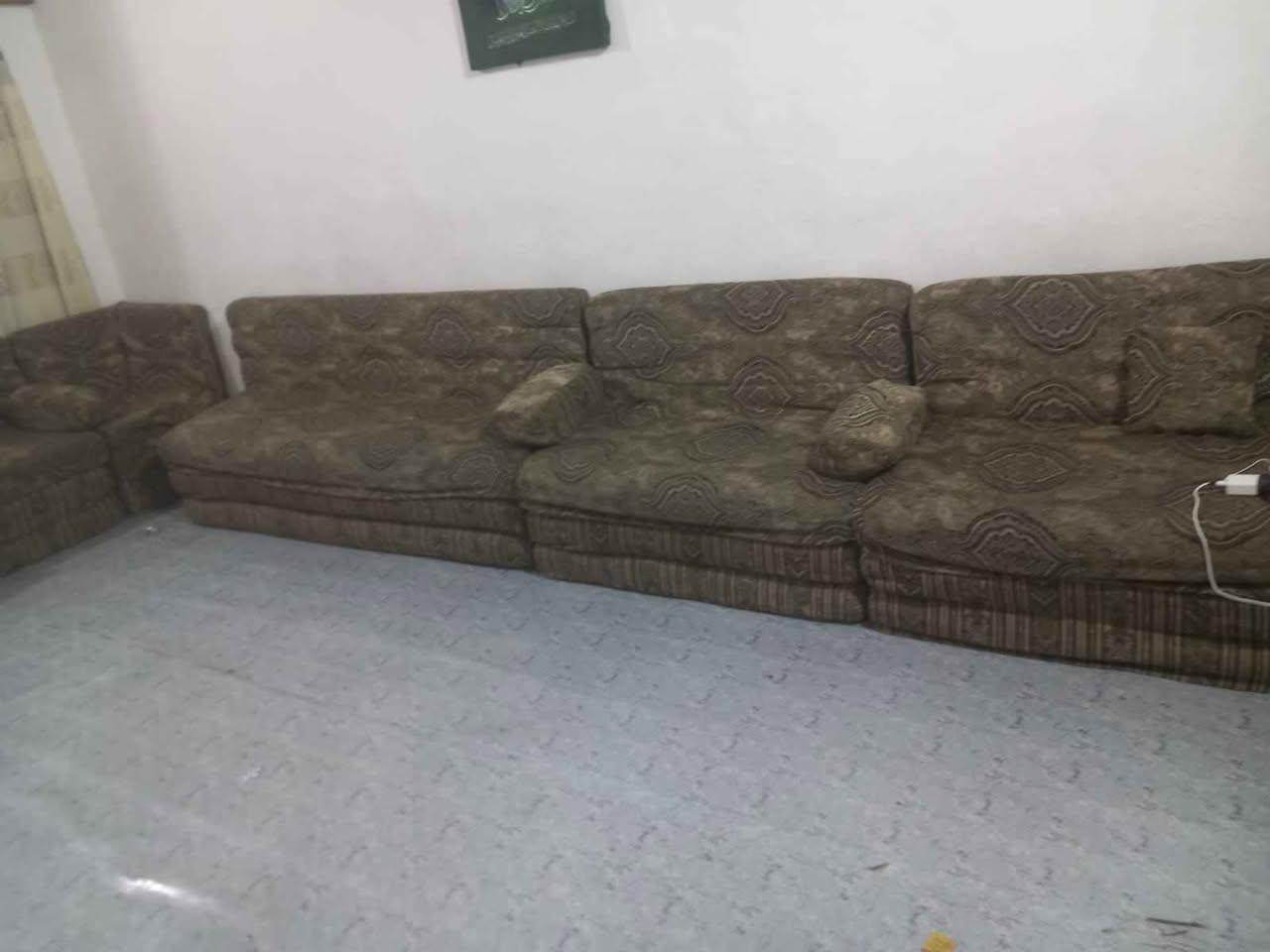 اغراض بيت للبيع جلسه كبيرة يرادلها تعديل ب125 والكنتور كويتي 6 باب ب100 حوض السمك ب50 جلسه 4 امتار مع زاويه نضيفه كلش ب 150 مرايه ب50 جرباية طفل تفصال ب150 وبيهن مجال اي استفسار راسلوني خاص البصرة, العراق


**إذا كنت صاحب هذا الإعلان وتريد حذفه لأي سبب، رجاءا أرسل رسالة إلى الدعم الفني**