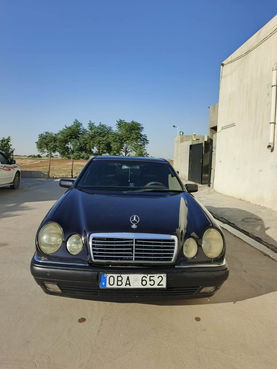 بنوسه ماسليس عفريت مؤديل ١٩٩٨مه كينه ٣٢٠ عه دل مه رغوب فؤل مواسه فاته ته نها سلايت نيه گير و مه كينه و ته بريد به شه رت سه ياره كه سبوغ عامه بؤ جواني  مه نه فيست اينتساخ من به علوج ده فرؤشت به شه رتي مالي كه س نه بيت و باره ي كه سي تيدانه بيت سحري 38 وه ره قه و كه ميك مه جال ته نها فرؤشتنه  *********** أربيل, العراق
