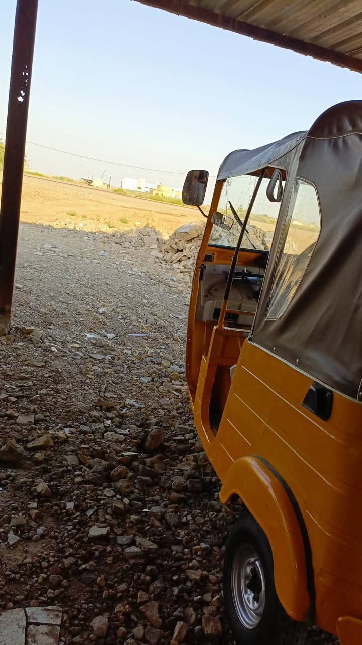 صبغ وسمكره تكاتك بوليش كص خياسات ....شغل التكتك قبل وبعد التصليح 
مكان رفاعي 
***********
