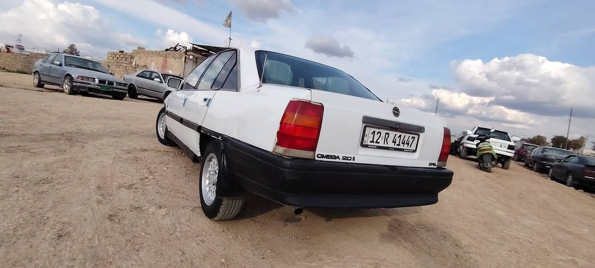 وابل وميكا حجم 18 موديل 1990
فول اتوماتيك 
رقم نينوى 12 وكاله تحويل من شرعي كربون بيها محرك كير جديد كهربائيات كلها شغاله تايرات باتري كله جديد سعر 30 بي مجال
مكاني
***********
***********
