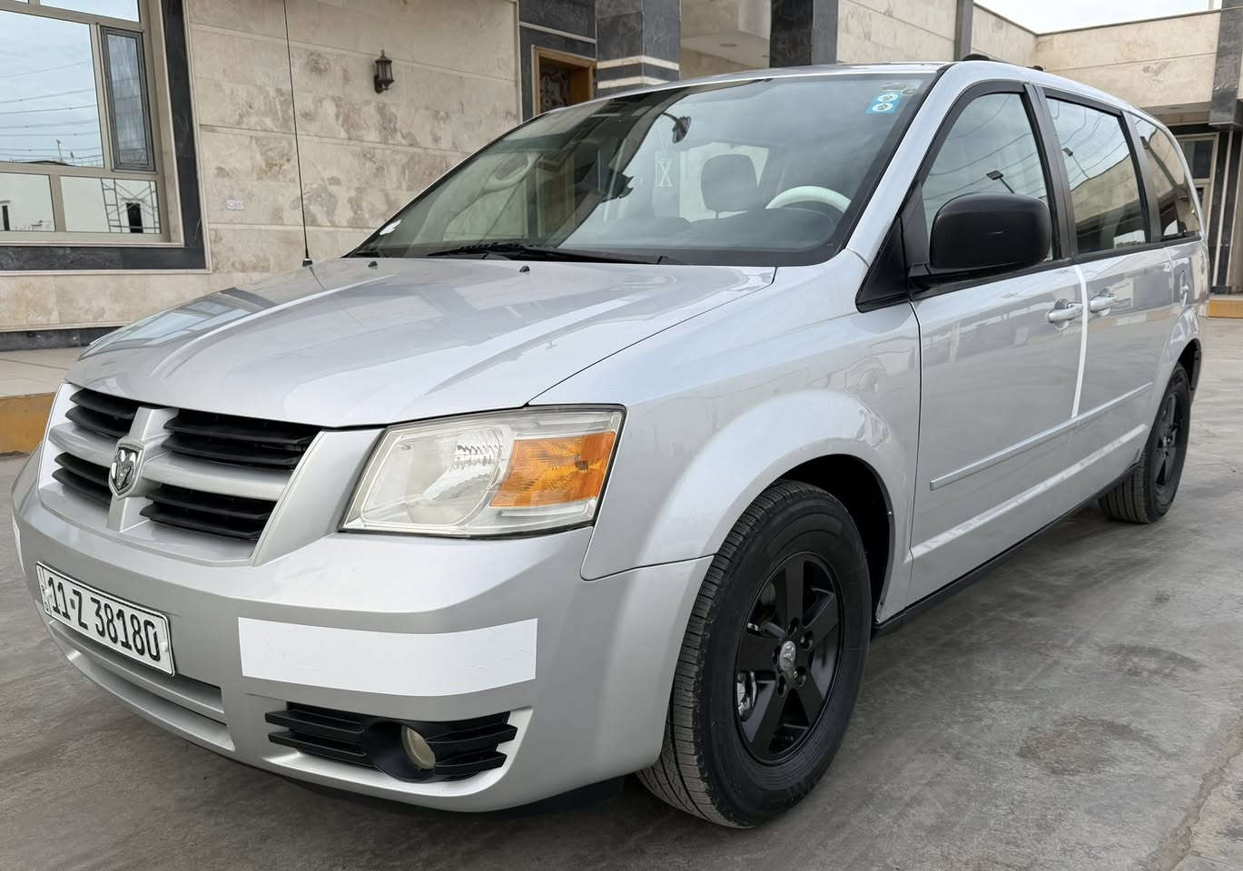 دوج كرفان 2009 خليجي بيه شويه صبغ بل جاملغ المامي فقط سياره عل شركه بعدها جديده تخم تاير تبريد ثلج كير محرك مكفولات سياره جديده 
7 راكب سياره جاهزه من كلشي ومال بيت سياره محرك 6 سلندر  تحويل مباشر بسمك ..
سعر ...112... قفل بيع فقط
عنوان سياره الاعضميه ..
***********
