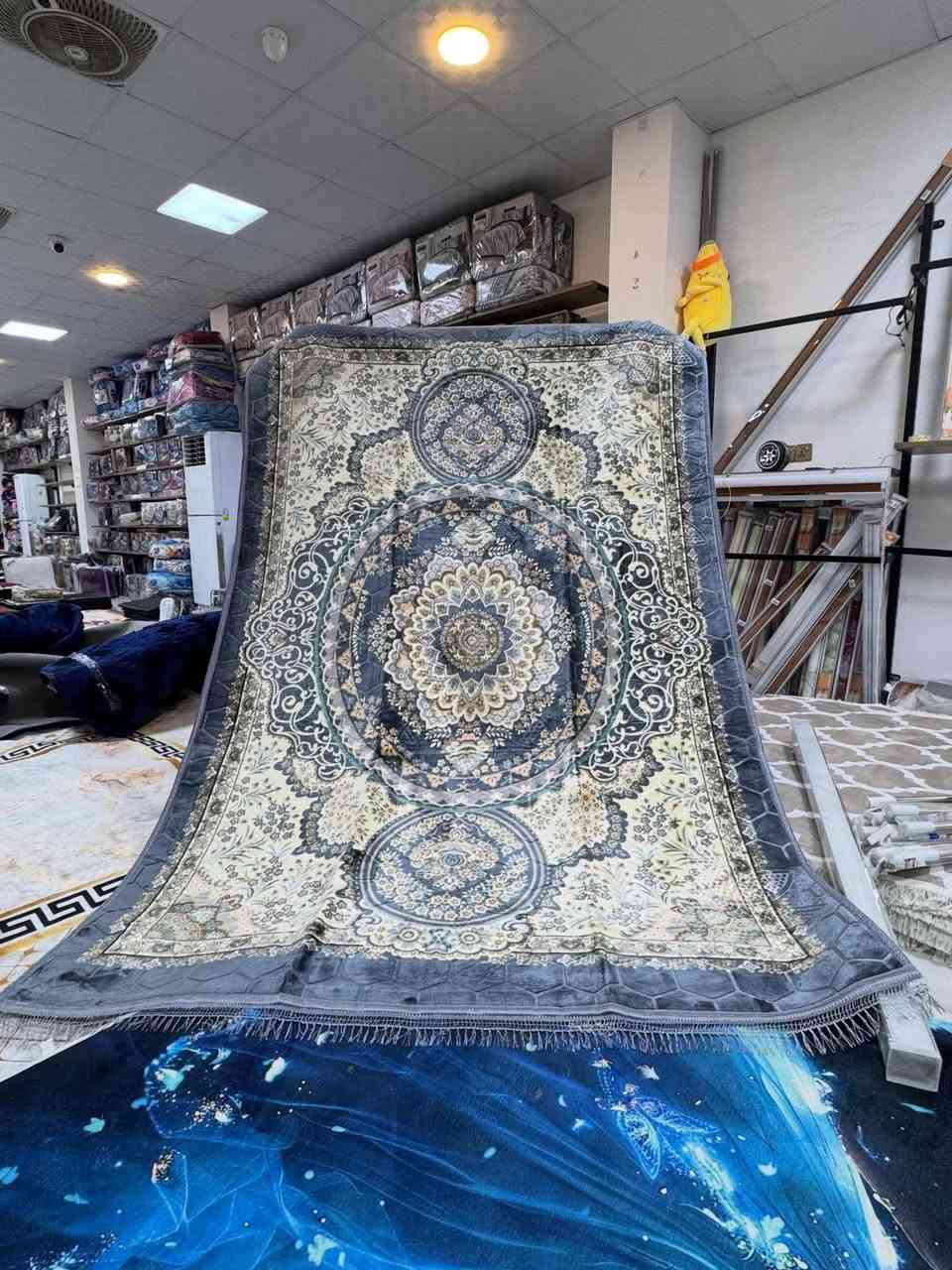 توفرت لدينا مفارش حرير😍😍😍 حفر مساعد زوليه  بألوان ونقشات مختلفه💞💞💞 قياس 2*3قياس حقيقي ثقيل والسعر فقط 16000 توصيل داخل راوه 1000محافظات 5000 للطلب والاستفسار مراسله الصفحه واتساب *********** عنوان المحل راوه حي السلام مقابل جامع رياض
