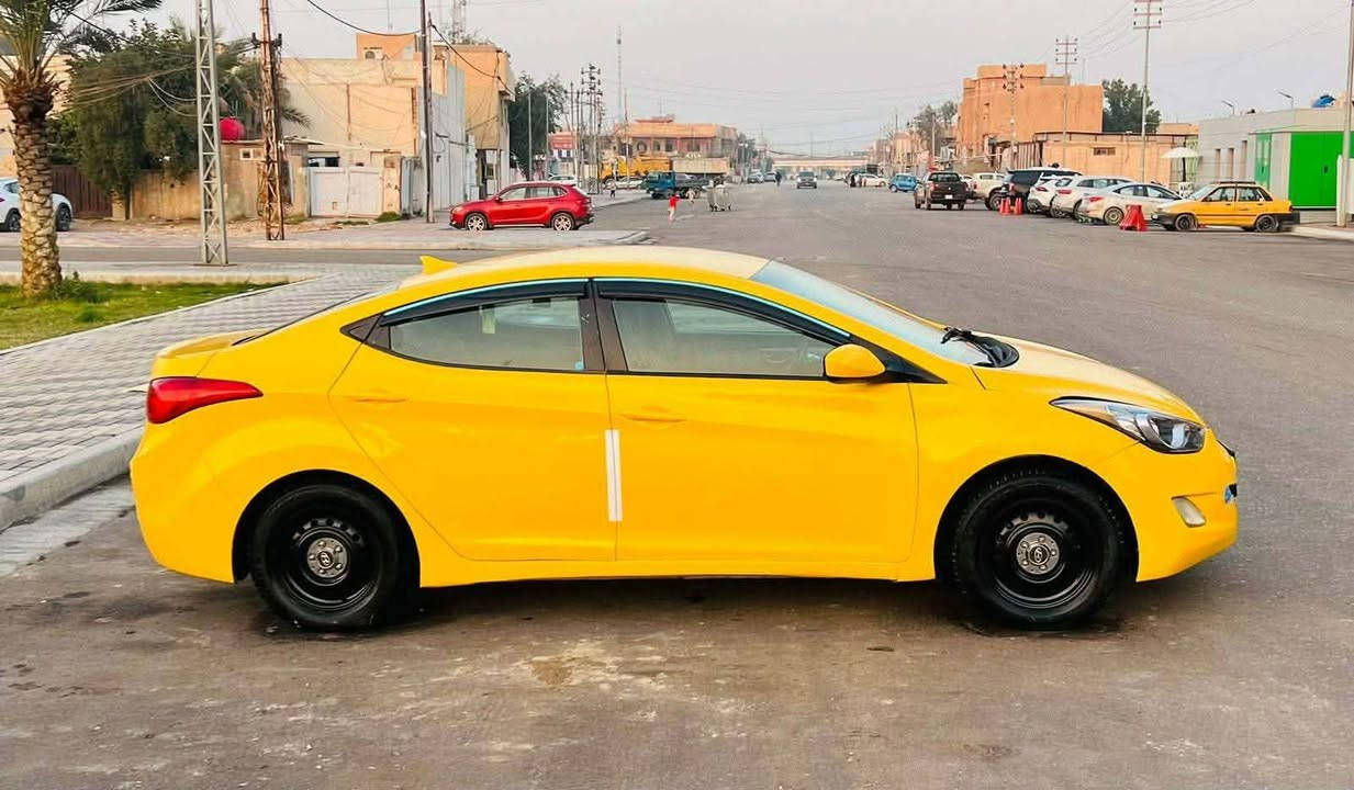 سلام عليكم النترا للبيع موديل 13 خليجي جاملغ وبنيد بدون دواخل كير مكينه 1600دوش  حداديه تخم تاير تبريد كله جديد رقم بغداد مكان بابل مركز المدينه السعر 68 وبيه مجال بسيط  رقمي ***********
