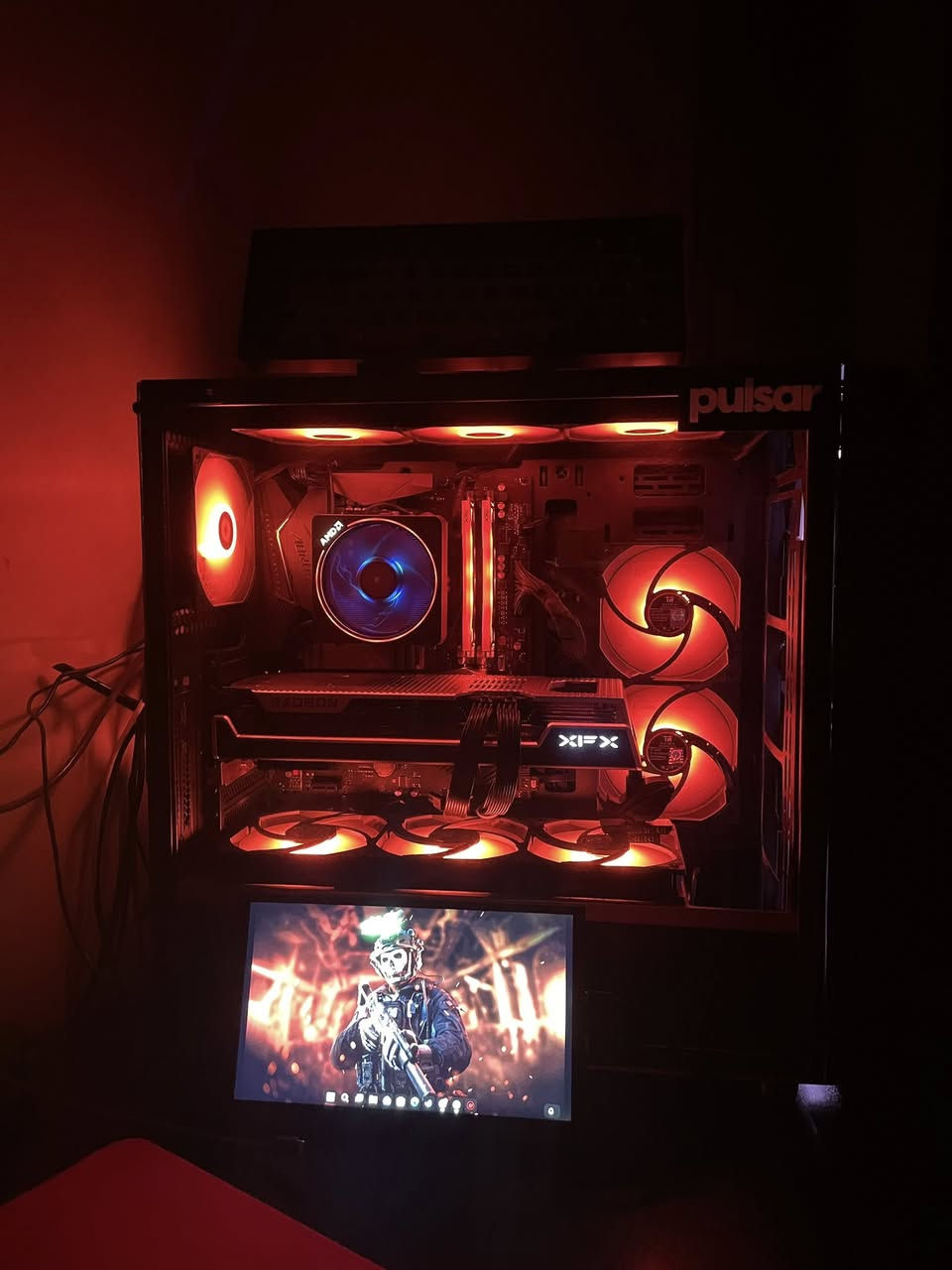 السلام عليكم-ابيع شلع مابيع قطع
R7 -5700x3d حاطله مبرد amd 

Amd gpu 7800xt xfx merc 319

Ram 3200 16gb (8x2) xpg 

X570 aorus elite 

1tb Nvme wd sn5000 bule gen 4.0 

500gb kingstone gen 3.0 

Power supply fsp 750w silver 

Case xigmatek zest جامته مبدله 

ماوس pulsar x2h v2 size2 وماوس باد مالته paracontrol 

كيبورد ajazz ak620 من clown كي كابس نادر 
كيبورد ثاني gmk بلوتوث فقط diy kit وسوجات عاديه موجوده مستخدم كديكور 

ستاند شاشة هايدروليك شركة game one 

شاشة 10 انج hdmi بورتبل 

9 فانات من ثرملرايت

ويب كام عادية 

سماعات iem aria 

الباكيتات موجوده (بور-مذر-معالج-كيس-رامات-هاردات- فانات ٦ من ٩-٣ فانات تعبانه كشكل فقط للامانه - كيبوردات-ماوس-ماوسباد-شاشة بورتبل-ويب كام- كارت بلوتوث وايفاي -ستاند )

((باكيت كرت ماعندي)) 
مكاني اربيل توصيل موجود ان شاء الله
 
مومشتري متعرف بلبراندات يرحم والديك ارحمني
 
سعر : 1,800,000 بي تفاوض ان شاء الله


**إذا كنت صاحب هذا الإعلان وتريد حذفه لأي سبب، رجاءا أرسل رسالة إلى الدعم الفني**