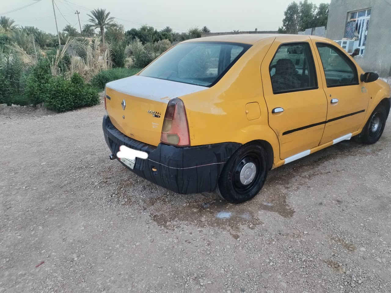 رينو لوكان للبيع مديل2010 سياره نضيفه كير محرك حداديه تخم تاير تبريد باور استيرن كشره نضيفه مصفره هيئه وغرامات سنويه للـ29 رقم بغداد مداور ثاني يوم السعر30وبيه مجال للشراي المكان السماوه_السوير 
الرقم ***********
