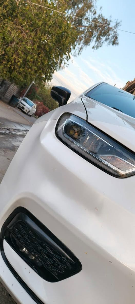 كلايسلر باسفيكا 2023 1/1فول 
                    لمتد فئة S
شاشة كبيرة سستم هارلم عربي
كاميرات داخل السيارة وخارج
مري متحركة مع كلوب ترحيب
سستم لد كلوب دشبول ابو 200$
بانورما السقف
ويل كب ومري كروم
طخم تايرات جديد
مكنسة 🧹 كهربائي
شاشات خلف السائق
كشنات امامي تبريد تدفئة
كشنات خلفي تدفئة
خزن كشنات 
كشنات جلد
ستيرن تدفىة
قطعتين تبريد
مليانة قطع شحن وHD
مليانة قطع كهرباء 12 و 24
بردات رباعي 
تظليل السيارة مع سنوية اربيل
مرقم اربيل
وبعد موصفات فووول ماشاء الله
الضرر
جمالغ الساىق مبدل اصلي ابيض
والباقي بل بوند وباب السائق موضح بلصور وعدت تصليح الظرر مرة ثانية بلموصل لاين شغل دبي معروف
مكان السيارة الموصل
ماشية 23 الف
السعر 310 دولار 
***********
