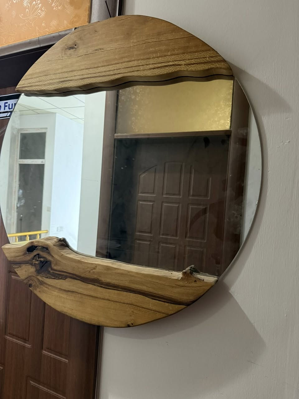 کونسوڵێکی زۆر جوان و تایبەت
زۆر تازەیە بەکار نەهاتووە  دار گوێزی ئەسڵە
زۆر گران کڕاوە 
نرخی ئێستای ٢٣٠ هەزار
سلێمانی


**إذا كنت صاحب هذا الإعلان وتريد حذفه لأي سبب، رجاءا أرسل رسالة إلى الدعم الفني**