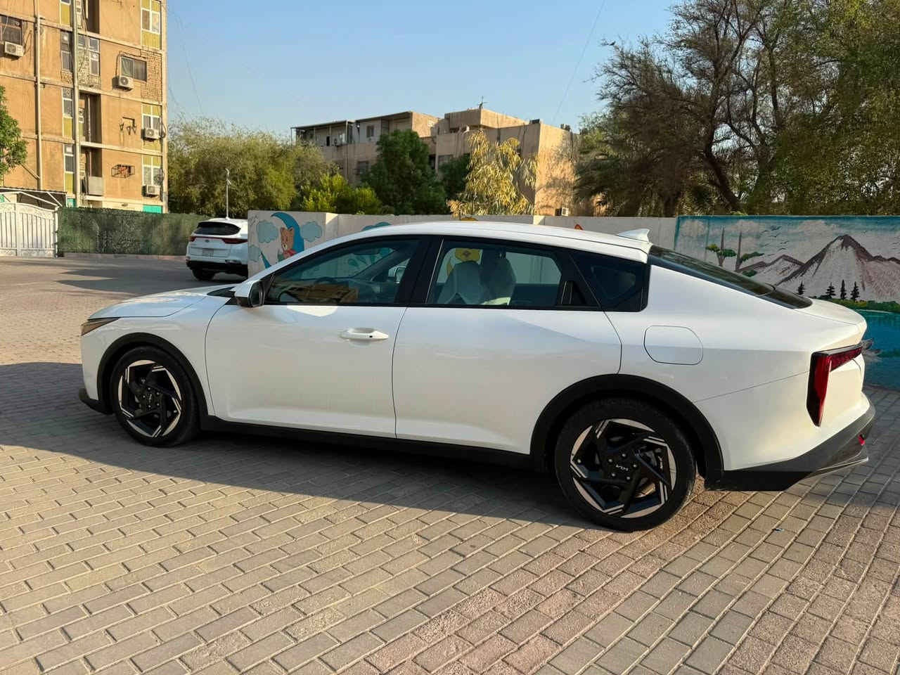 سلام عليكم 

‏2025 KIA K4, EX
 لون ابيض صدفي 
وارد امريكي الحادث الجاملغ الخلفي الايمن فقط بدون دواخل وايرباك صبغ على كدة فقط 

موصفاته 
كامرة 
شاشة متصل كامل 
ردار 360 درجة
سايد بريك بصمة 
بك لايت لد كامل 
داخل رصاصي 
بصمة 
انارة ترحيب 
ويل الحجم الكبير الرياضي 
مانع انزلاق 
تحديد المسار 
درايف مود تحكمات كامله 
سياره ماشيه 18 ميل 
دخول جديد رقم منفيست باسمي تترقم جميع المحافظات عدا اقليم كردستان 
صور الحادث ضمن المنشور 
عنوان السياره بغداد

للتفاصيل اكثر    ***********

