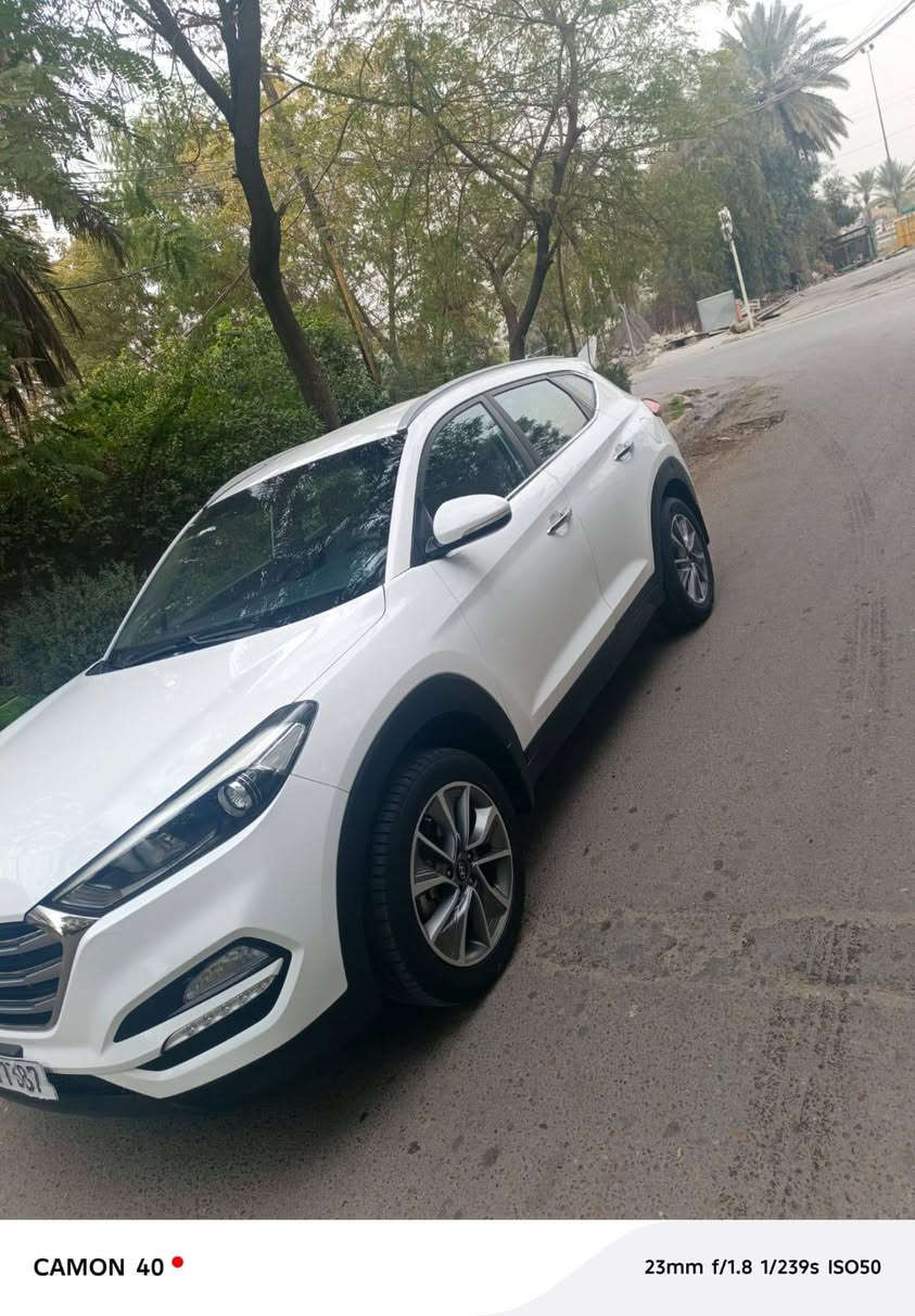 السلام عليكم من رخصت الادمن توكسان خليجي موديل 2018سيارة حلوة وجاهزة مابية اي نقص رقم بغداد دولي. بأسمي تحويل. مباشر مكينة كير كفالة مكفولة من الصبغ والحادث عدا مكانات. بارد فقط. موصفات السيارة. معروفة.
السعر. 177$   وبية مجال للشراي 
مكان السيارة بغداد الأعظمية رقمي للتواصل ***********
