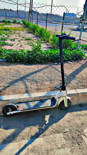 سكوتر حجم الكبير شغال اي عيب ما ابي من تجي تفحصه تاخذه بالشرط بس انت ما موجوده ضايعه سعر 120 مكاني كركوك حزيران شارع عبد الرحمن*********** بس الشاحنه ضايعه فقط
