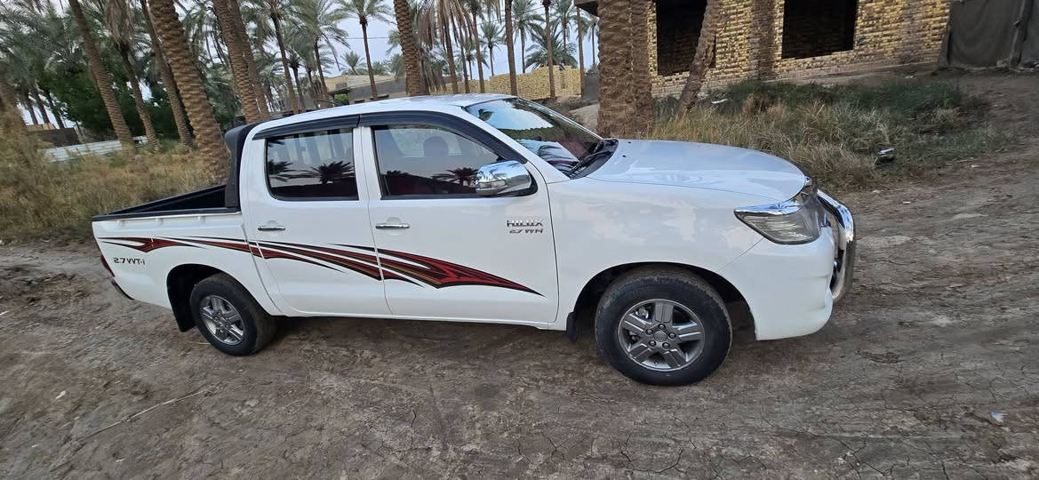 السلام عليكم 
سيارة للبيع 
 بيكم موديل 2014 كفالة عامة رقم نجف و باسمي 
السيارة نضيفة حدادية جديدة وتخم تايرات جدد 
السعر 235 وبيها مجال 
***********
