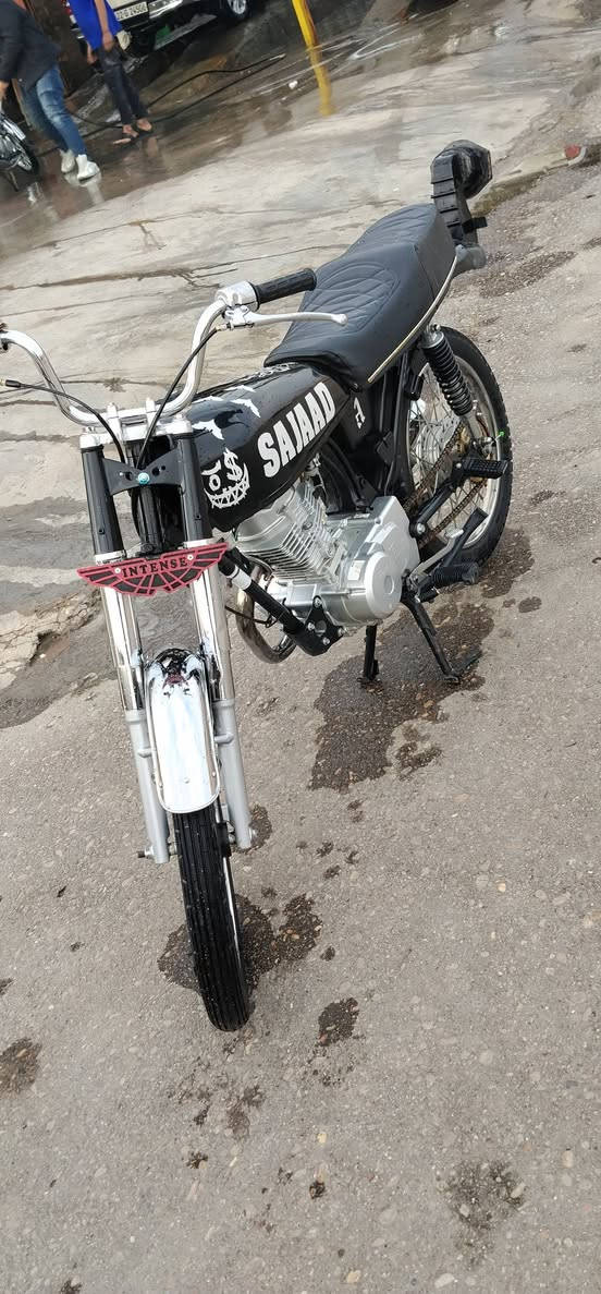 سلام عليكم دراجه تعمير صارله شهر من عمرته دراجه ما ناقصهاا شي الله وكيلك سعر 700وبيهاا مجال تصل وتدلل***********
