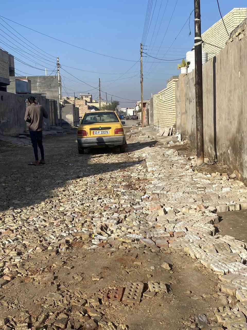 قطعة ارض للبيع في الشاعورة
المساحه 180 
شارع الملعب قرب المدارس
السعر : ***********
