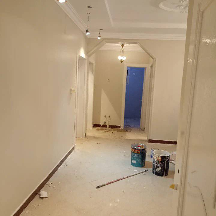 صباغ متفرغ للعمل معجون ستن بنتلايت بلاستيك نعمل جميع الاصباغ 
***********
