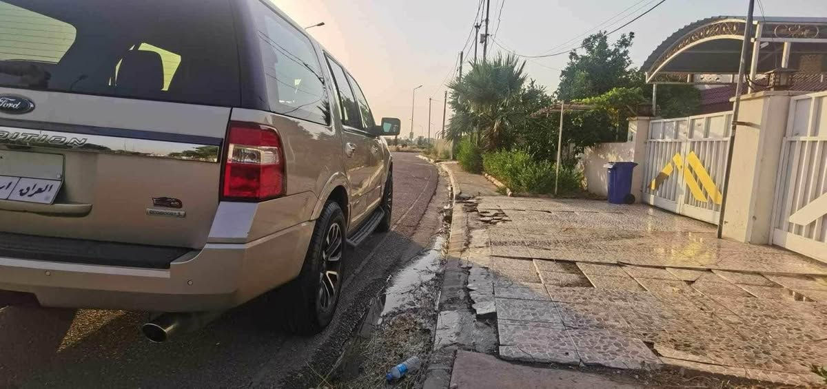 فورد اسكبدشن ٢٠١٧ بيها قطعتين صبغ بوند جاملوغ بدون دواخل فول موصفات ماعدا فتحه صقف محرك گير بشرط ٦ سلندر توربو مرغوب  سنويه هسا منتهي و عليها غرامه ١٥ ورقه سعر سيارا ٢١٠ أربيل, العراق


**إذا كنت صاحب هذا الإعلان وتريد حذفه لأي سبب، رجاءا أرسل رسالة إلى الدعم الفني**