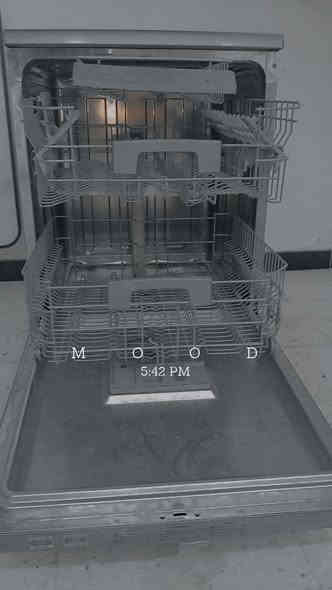 75غسالة صحون كاندي الإيطالية الأصلي أكبر حجم بيهه عطل بسيط رجآ بس الشراي يتصل ***********
