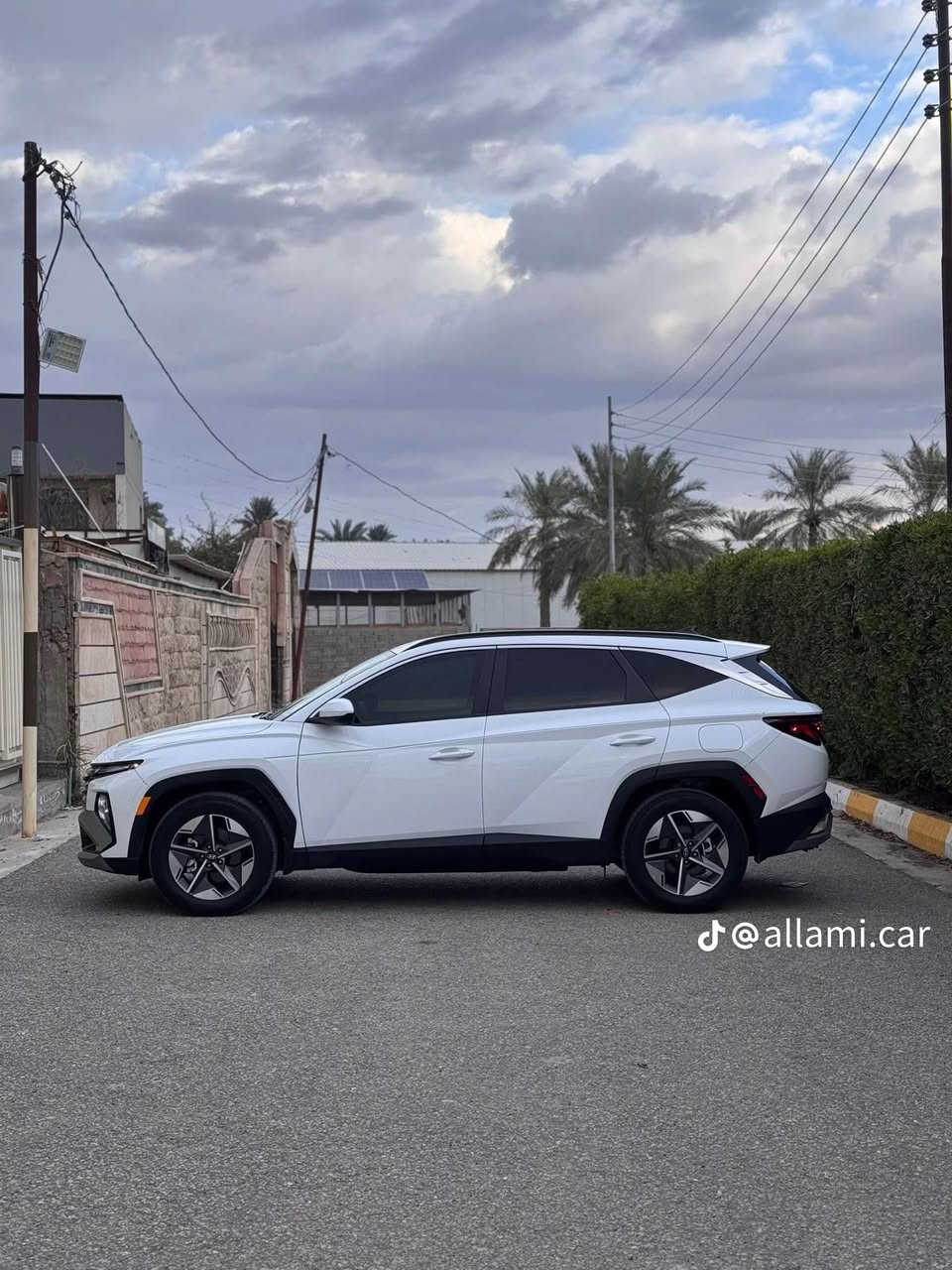 السلام عليكم 
للبيع توسان 2025 
السياره مكفوله كفاله عامه بدون تبديل ماعده بارد بلبنيد 
وبارد بقبغ الصندوك 
حتئ الدعاميات نفسهن 
السياره ماشيه 500 Mi
مكان السياره بلمسيب 
السياره فحص موقت 
رقمي *********** 
سعرها 198 قفل من الاخير
