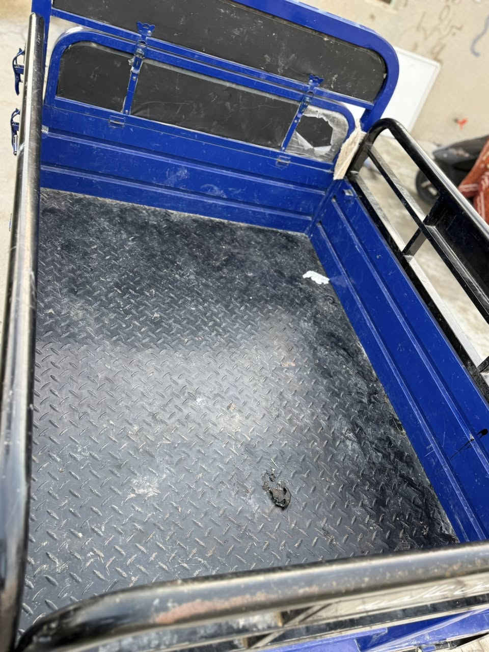 ستوته شحن للبيع جاهزه من كلشي نضافه ٩٥ من ١٠٠ تجي تفحص بعينك مكاني بغداد تاجي  رقمي وتساب أو اتصال ***********
