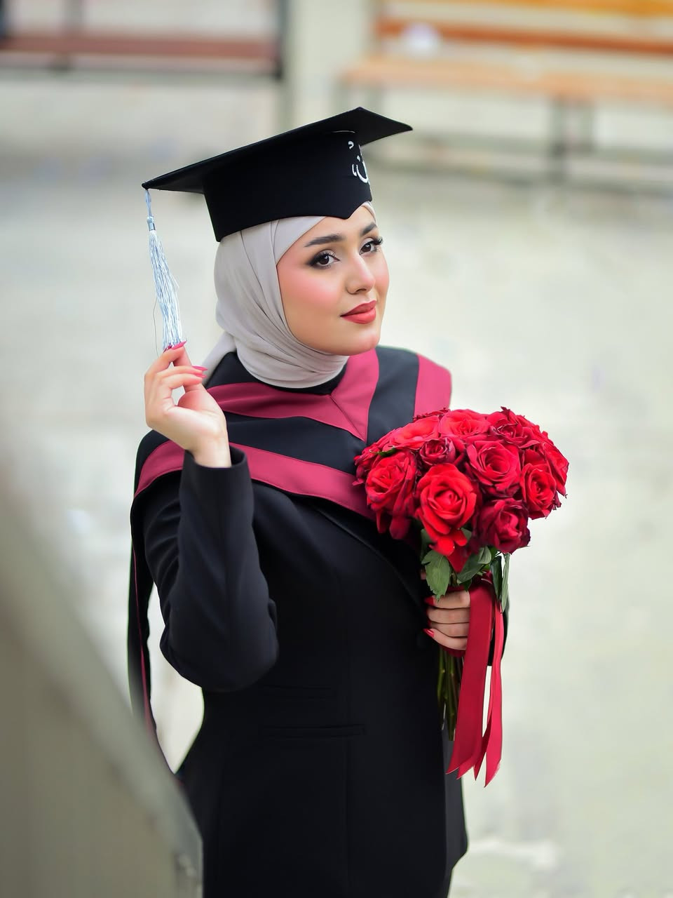 من تصوير التخرج 2026 
للحجز مراسلة الصفحه 
أو الاتصال ***********
