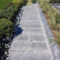 حجر بازلت طبيعي • ديكور حديقة • حجر للحديقة