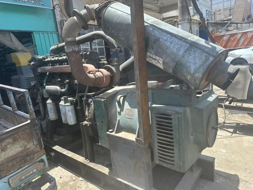 مكينه فالفو للبيع كامله بس طافيه السعر ٣٥ وبيه مجال لاستفسار ***********
