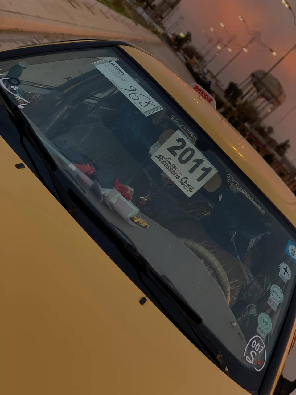 كوين 2011 للبيع مكينه بيه نفخ كير جديد عينه وكلج جدد طخم ورا وكدام جديد طخم تايرات وباتري جدد وايرمنه كله شغاله من الرقم للرقم شاشه كأمره قفل مركزي لايت زنون عالي وناصي رقم نينوى مسطره بسمي هيىه وغرامات مصفر كابون موجود السعر 38 وبيه مجال للاتصال ***********
