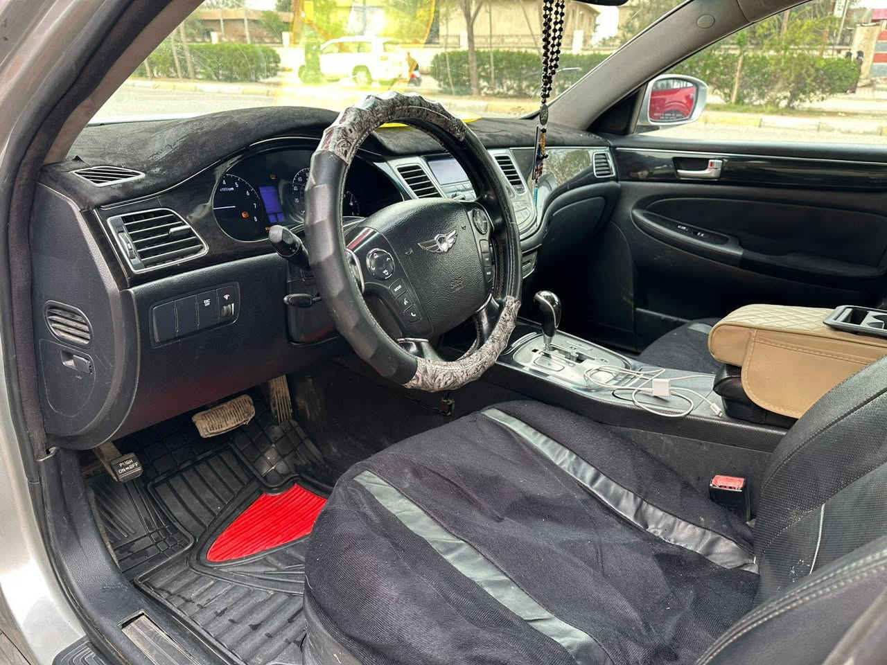 جنسز موديل٢٠١٣ بيهة ٥قطع صبغ رقم انكليزي ديالى باسمي شرط التحويل السعر98وبيهة مجال قليل 
***********
