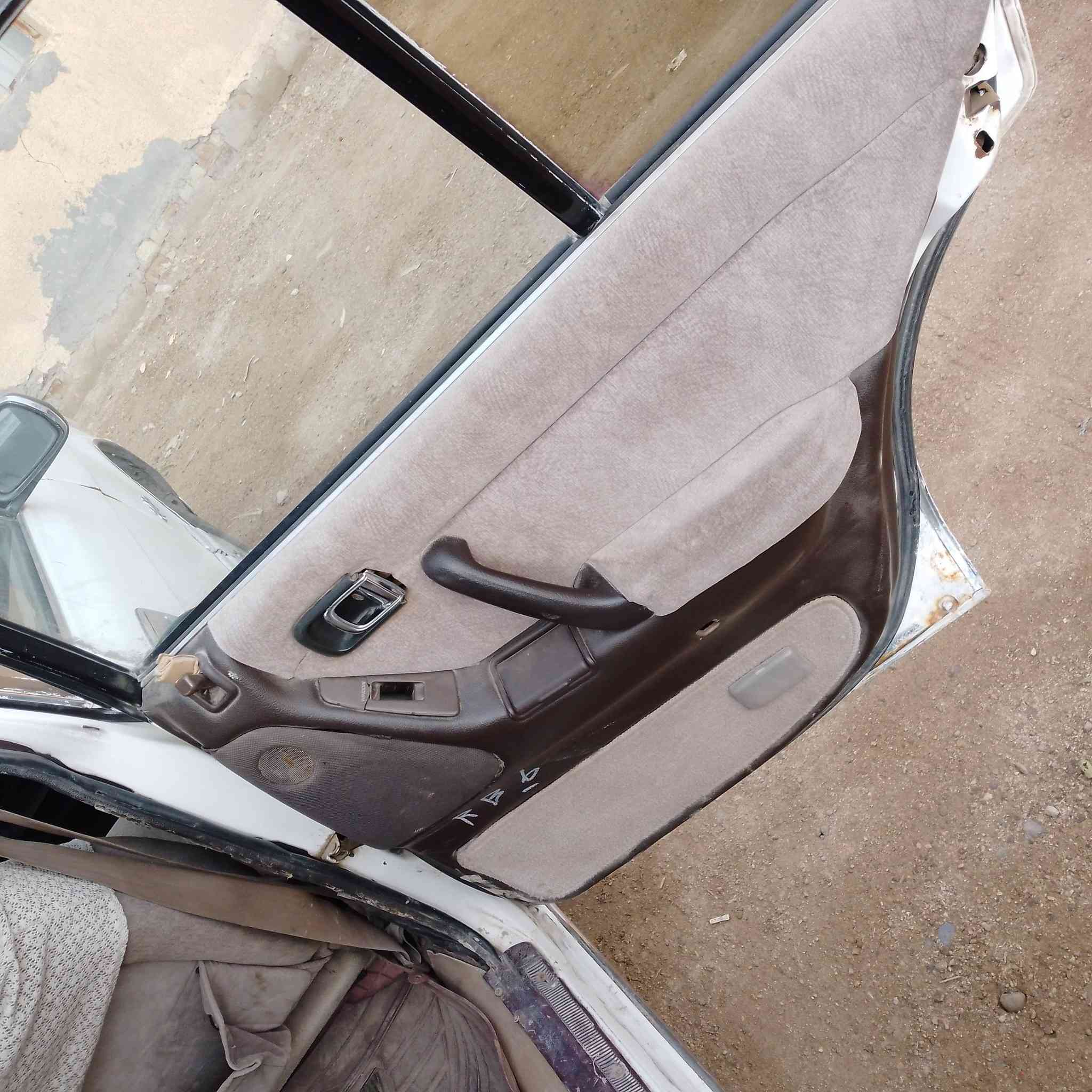 السلام عليكم للبيع سيدان مديل 91رقم الهاتف ***********
