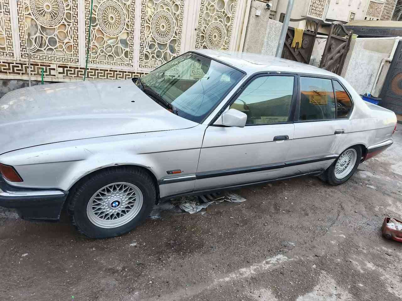 سلام عليكم بي ام موديل 94 حجم 730 فول مواصفات 8 سلندر كير ومكينه مكفولات تبريد ثلج دبل ايرباك دبل جكمجه برده خلفيه سلايت طكتين كشنات كهرباء حتى التجاوي تصعد وتنزل تخم تاير جديد سلف داينمو جدد رقم بغداد انكليزي بااسمي حداديه اماميه جديده اخوان عوزها دوشمه كشنات فقط السعر 45 وبيها مجال للطيبين *********** عنوان بغداد الري وره البياع وبيها ضربه خفيفه بس ضاربها معجون بس عوزها صبغ
