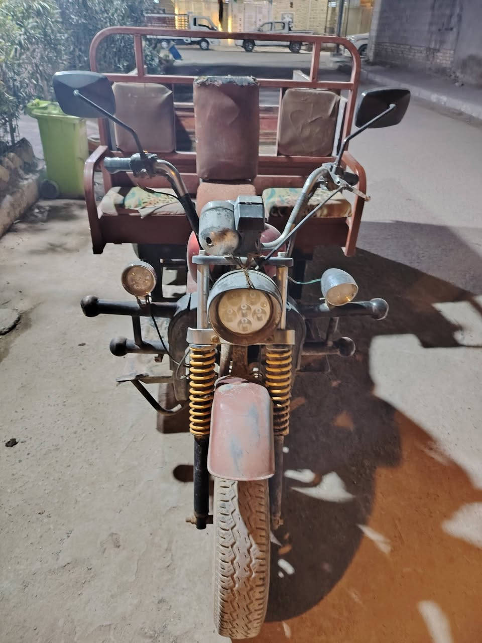 السلام عليكم ستوتة سلطان للبيع اوراق
كدامكم الصور شراي اتصل ع رقم اني مكلف

0771 702 1894
