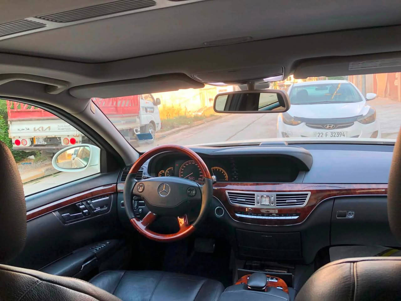 مارسيدس S350
موديل 2009 كفاله عامه بدون صبغ بدون شخط بدون بارد 

محرك 3500 ستة سلندر 

كير محرك شرط تبريد شرط 

مواصفات السياره صندوك شفط 

بردة خلفيه

الكراسي الاماميه كهرب وتدفئه 

السيارة بيها جكات تصعد وتنزل 

شاشه دوارة يمين يسار 

ماشيه 160 الف كيلو متر حقيقي 

السعر 215 وبيها مجال ‭***********‬@@
