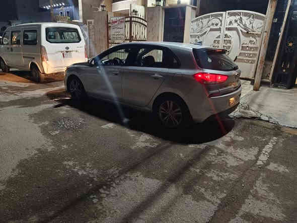 مكلف بلنشر الانتر هاج باك موديل 2018 حادثه باب يمنه سياره مكينه 2000 GDi  صدر تايرات تبريد سياره جاهزه  سياره فول بس بصمه فتحه مابيه سعره 95 $ سياره صاحبه موجود يريد تحويل مكانه بغداد العرصات الهنديه الاتصال *********** تحياتي
