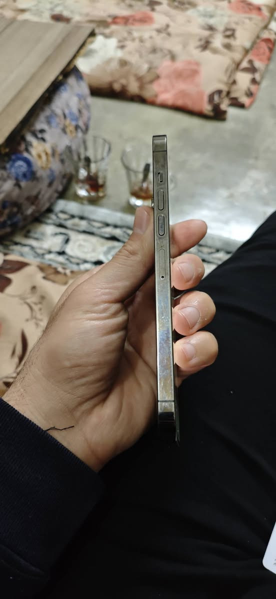 13 برو ماكس بطاريه 85 ذاكره 128 نسخه اوربي السعر 575 الجهاز ما مفتوح شرط الحاسبه والهوا ***********
