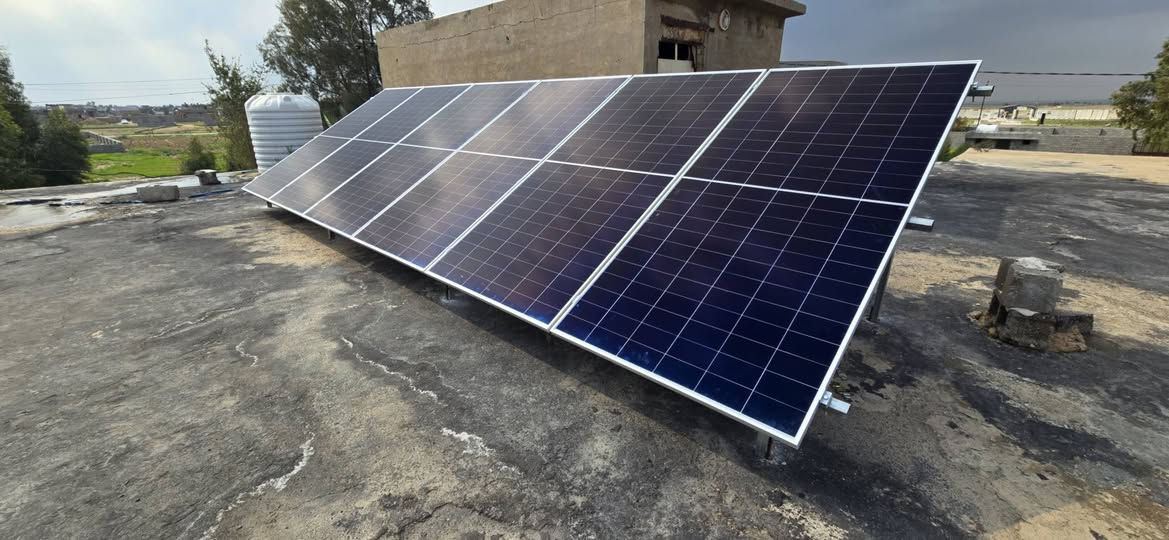 تم بحمدالله تنصيب منظومة طاقة شمسية

 بقدرة 12 اميير نهاري و 10امبير ليلي 
الواح بقدرة 645W 15 من شركة لونجي  Hi-Mo X10 ضمان 15 سنة
انفيرتر felicity 6Kw سنتين استبدال 
بطارية ليثيوم 10kwh من شركة felicity ضمان 5سنوات استبدال 
صيانة لمدة سنة مجانية
للاستفسار الاتصال:-
***********
***********
***********
***********
المركز الذهبي-Golden Center 

#ألواح_شمسية #توليد_الكهرباء #نظام_كهروضوئي #مستقبل_الطاقة
#طاقة_شمسية #طاقة_متجددة #استدامة #بيئة_نظيفة
