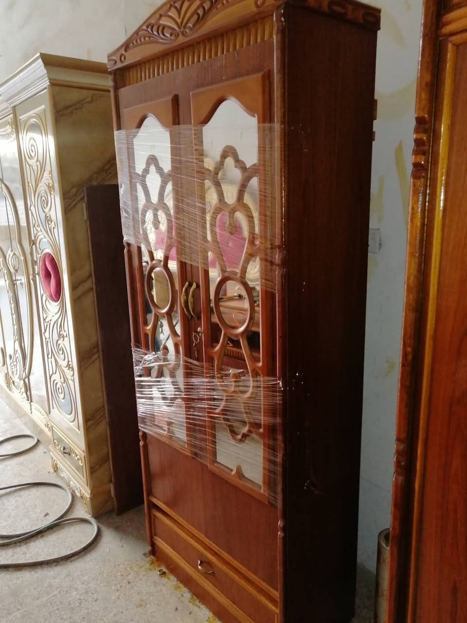 السلام عليكم غرفه للبيع ٦باب طابقين صاج داخل خارج ظهر جرجوبه صاج نظيفه السعر ب٧٧٥ الف وبيه مجال العنوان بعقوبه كاطون الرازي شارع ابو رباح قرب جامع اسماء الله الحسنى مزاد ابو كرار الغريباوي ***********
