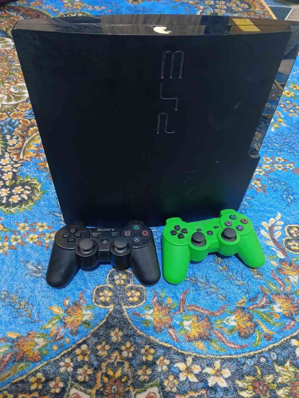 السلام عليكم بليستيشن 3 سلم السعر 120 الف مع 2 يدة و 1 شاحن وملحقات كاملة لا يوجد توصيل المكان التاجي للأستفسار ‏‪***********‬‏
