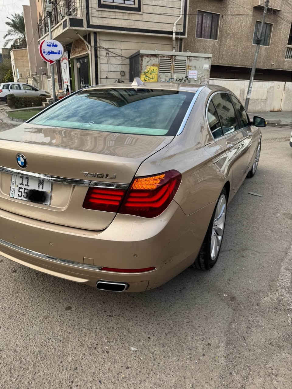 السلام عليكم ورحمه الله وبركاته      
 BMW 2014 f01 series 740Li خليجي
 جديد ومكفول مغلفه ppf حمايه
للبيع او للمراوس حسب الرغبة 
خليجي وكالة الغانم مكفوله لون مميز الوحيده ابغداد هذا اللون السيارة بيها فقط الجاملغ الأيسر انشخط وبدلته وكاله
مواصفات .ViP__LARG
فوووول لفولللل ماشيه 89 
✅ابواب شفط
✅جنطه شفط
✅حساسات امامي خلفي 360 
✅مري قلاب +شفط+اشاري ليزري
✅داخل مشمشي وضع الوكاله كشنات كهربائي تدفئه تبريد مساج تجاوي كهرباء 
✅كير كوبرا 
✅5بردات
✅زراك لايت 
✅لايت داينمك +زينون اصلي 
✅رادار
✅دشبول خلفي صاج
✅ماوس تحكمات 
✅دبل كير
✅سيدي جنجر 6 اقراص 
✅5بصمات ابواب لمس
✅كتلوكات رموندات شركه بيهة
✅مكينه كير حدادية وضع شركه شرط
✅تراي زيرو وهية وضع الوكاله 
رقم بغداد مميز الجديد بأسمي تحويل بنفس اليوم 
سيارة جديده ولاتقارن بالبقية مكانه بغداد 
للتواصل 
*********** بغداد, العراق
